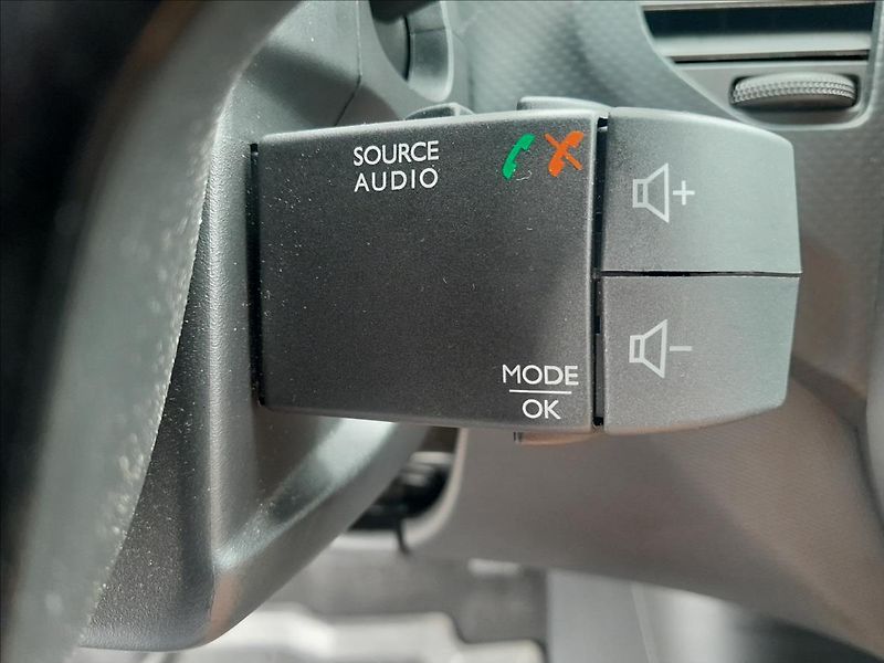 Renault Captur 1,2TCe 88kW AUTOMAT - fotka 42 z 56