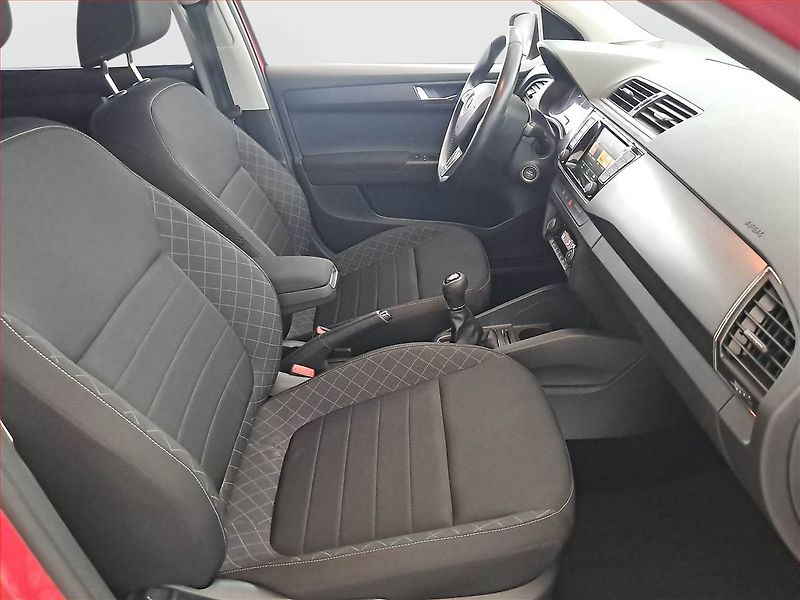 Škoda Fabia (2015) 1.2 TSI, Park. senzory - fotka 9 z 18