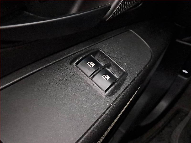 Fiat Linea (2012) 1.4, po STK, jezdí výborně - fotka 15 z 15