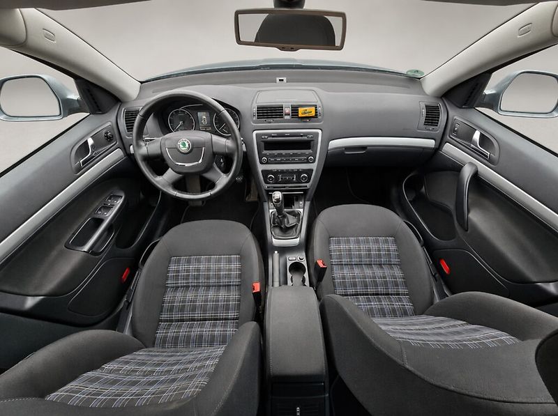 Škoda Octavia (2012) 1.4 Tsi 90kw Ambition - fotka 13 z 23