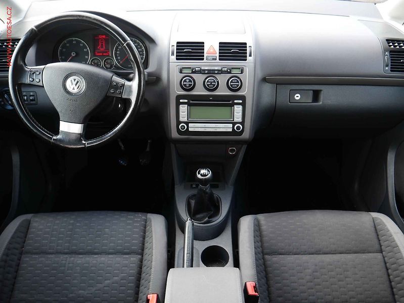 Volkswagen Touran (2007) 1.4 TSi, Klima - fotka 7 z 17