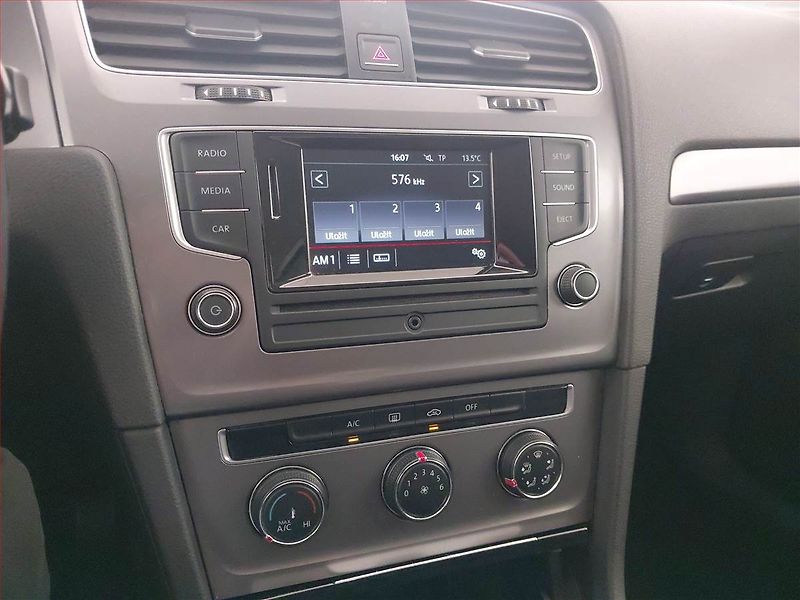 Volkswagen Golf (2013) 1.2 TSI, Serv.kniha - fotka 12 z 19