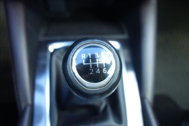 Mazda 6 2,2 D 129KW, SERV.KN., REVO. - fotka 29 z 39