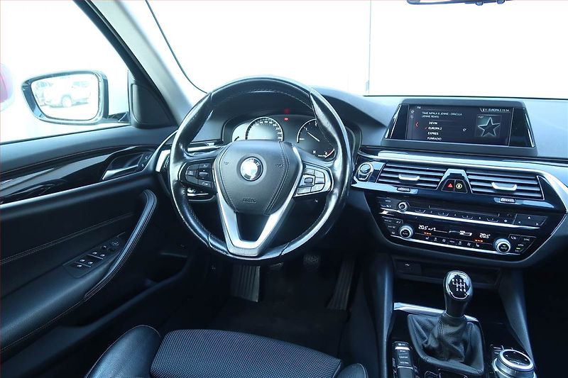 BMW Řada 5 (2017) 520d, Serv.kniha, Kůže, Navi - fotka 7 z 23