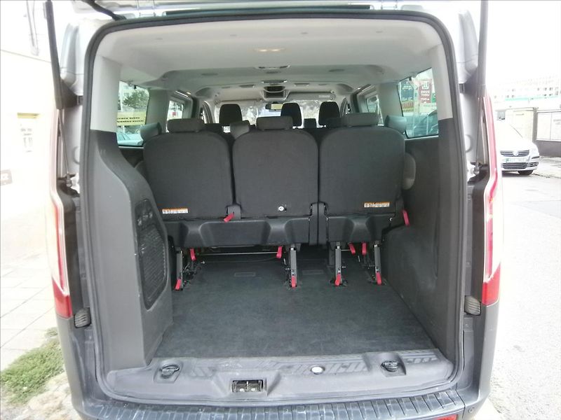 Ford Tourneo Custom 2,2 TDCI - fotka 8 z 26