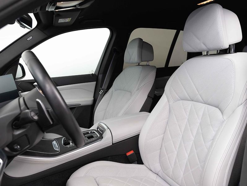 BMW X5 xDrive30d - fotka 18 z 22