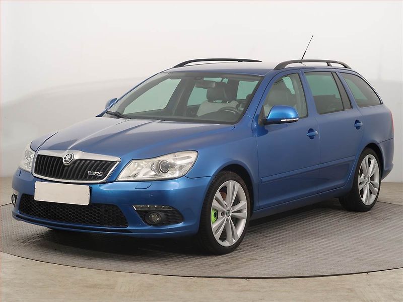 Škoda Octavia (2011) RS 2.0 TSI, Xenony, Tempomat - fotka 2 z 11