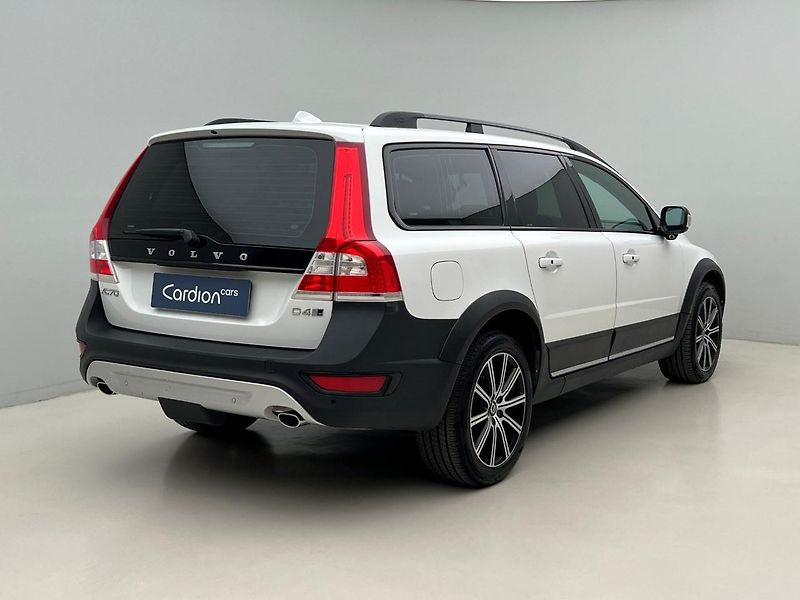 Volvo XC70 D4 SUMMUM AUT  - fotka 12 z 40