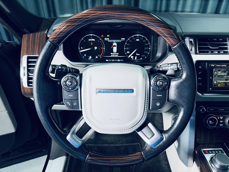 Land Rover Range Rover (2016) 4.4*SD*V8*VOGUE*MASÁŽ*CZ - fotka 20 z 37