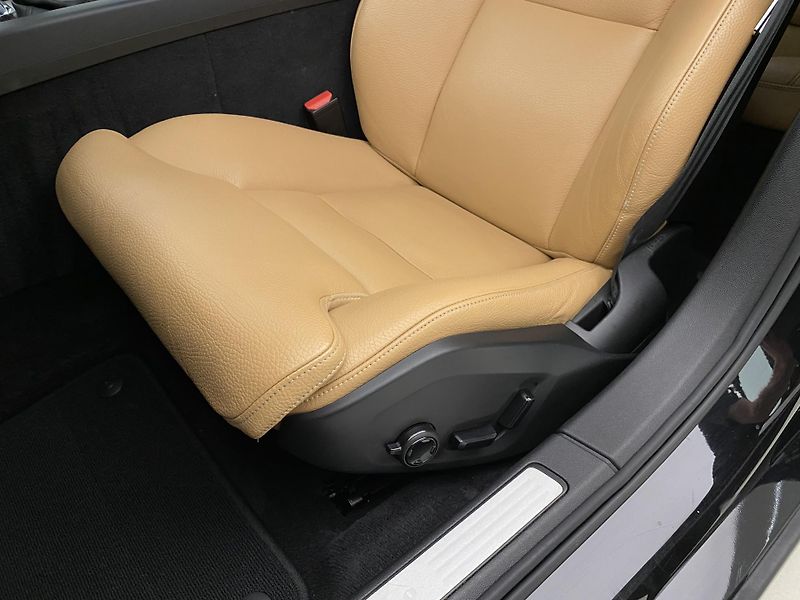 Volvo V60 D4 AWD INSCRIPTION REZERVACE - fotka 24 z 46