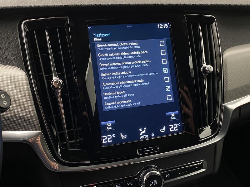 Volvo V90 B4 MOMENTUM AUT - fotka 43 z 46