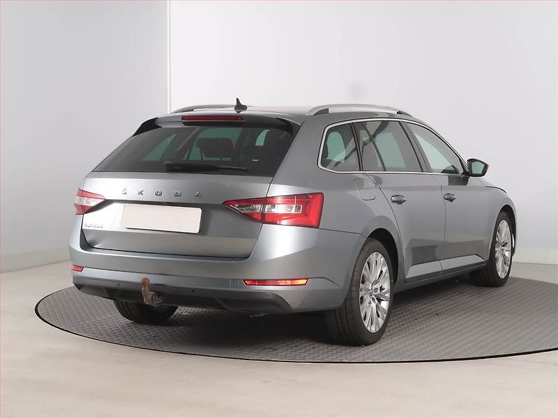 Škoda Superb (2020) Style 2.0 TDI - fotka 5 z 19