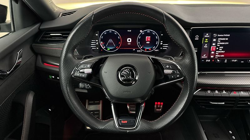 Škoda Octavia 2.0 TSI DSG RS Combi - fotka 9 z 31