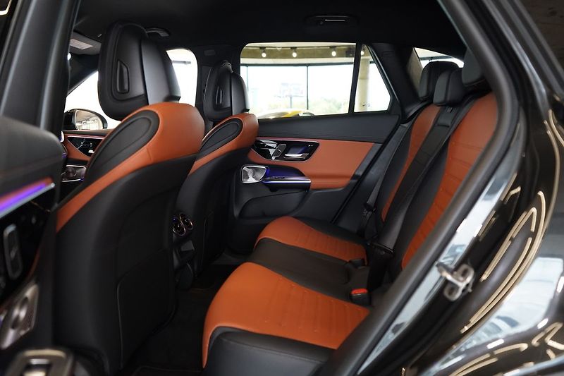 Mercedes-Benz GLC 220d 4M AMG, Ventilace, Tažné - fotka 47 z 50