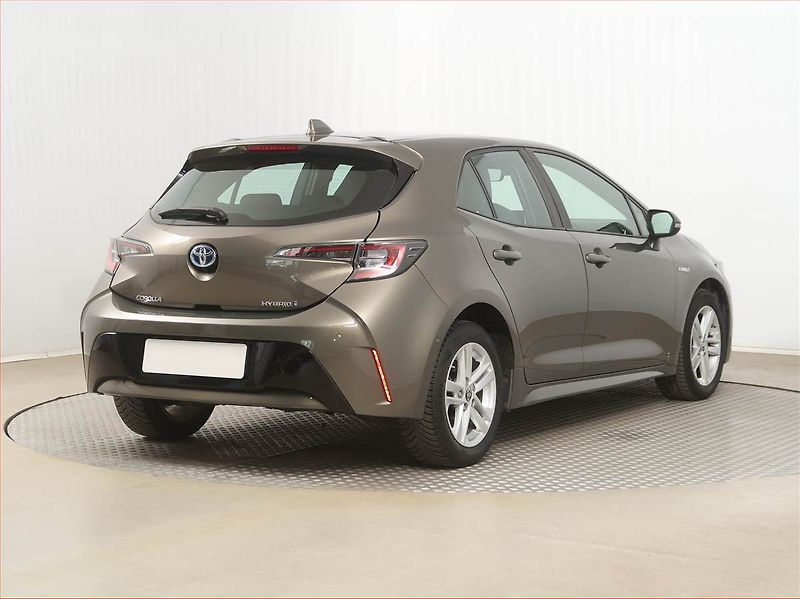 Toyota Corolla (2020) Style 1.8 Hybrid, Automat - fotka 5 z 18