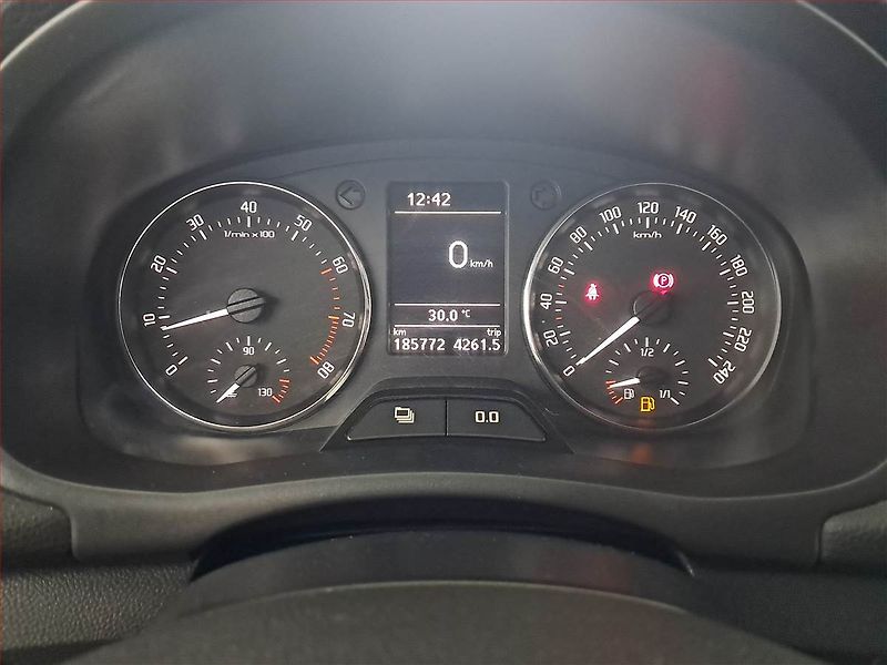 Škoda Fabia (2012) Ambition 1.2 TSI, nová STK - fotka 11 z 15