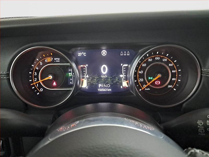 Jeep Wrangler (2021) 2.0 eTorque - fotka 11 z 25