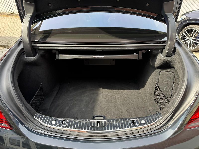 Mercedes-Benz Třídy S S560-4M-DESIGNO-LCD-R20-ČR - fotka 37 z 39