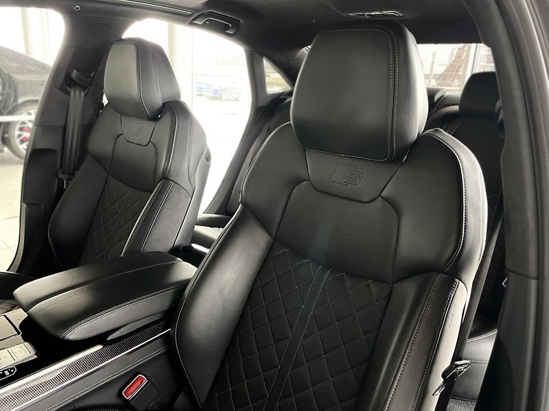 Audi S8 4,0TFSI Quattro*420kW*Webasto - fotka 15 z 42