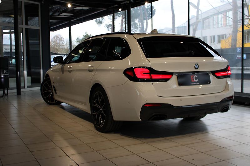 BMW Řada 5 530d xDrive M Sport DAProf/360 - fotka 33 z 35