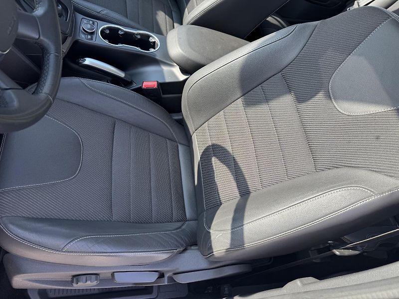 Ford Kuga (2014) 1.6 134 kw, 4x4, Bohatá výbava - fotka 19 z 31