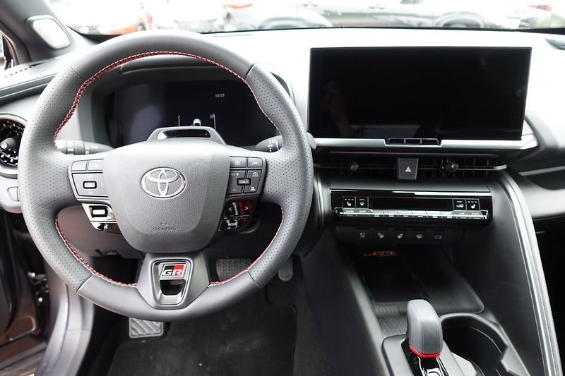 Toyota C-HR 2.0 HEV (4x4) GR SPORT Premier - fotka 18 z 36
