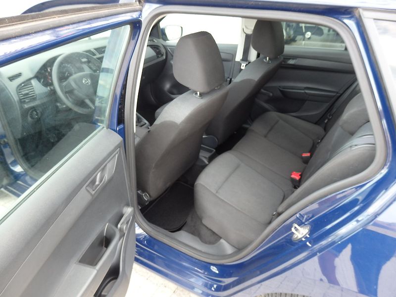Škoda Fabia 1.2 TSI KLIMATIZACE, 6x AIRBAG - fotka 7 z 16