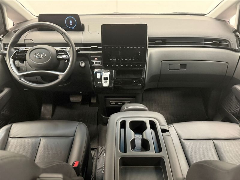 Hyundai Staria 2,2 CRDI PREMIUM LUXURY PANO - fotka 16 z 26