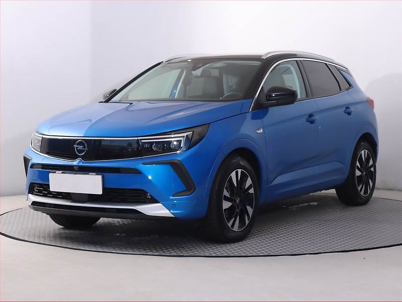 Opel Grandland X (2022) Ultimate 1.5 CDTI - fotka 2 z 22