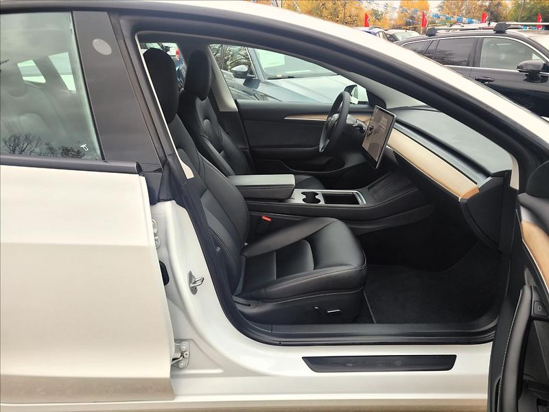 Tesla Model 3 AWD,LR,366kw,DUAL,SOH 89% - fotka 12 z 50