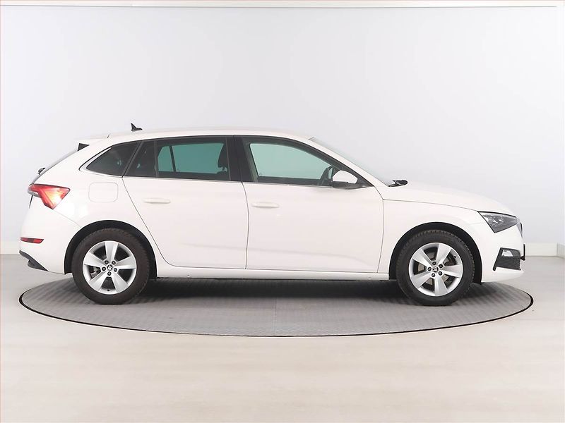 Škoda Scala (2023) Style 1.0 TSI, ČR,1.maj - fotka 6 z 17