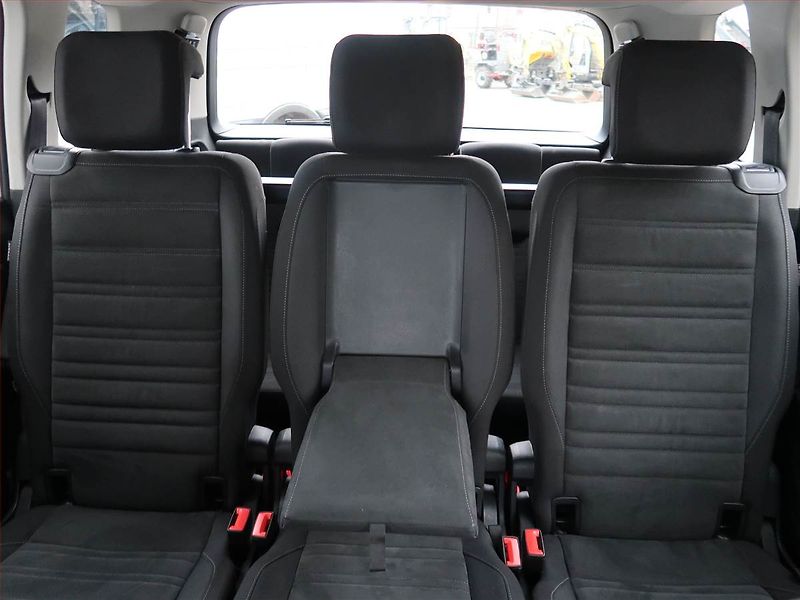 Volkswagen Touran (2018) Highline 2.0 TDI - fotka 18 z 25