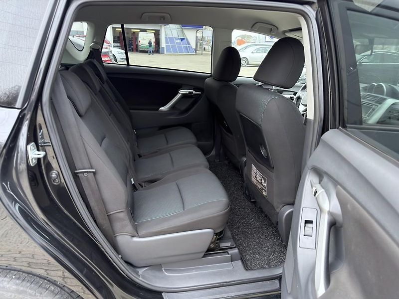 Toyota Verso 1.8i 108 kW navi. serviska - fotka 10 z 19