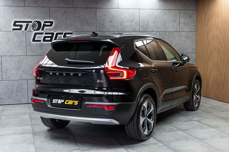 Volvo XC40 B4 AWD KAMERY360*HARMAN*ČR 1.M - fotka 6 z 42