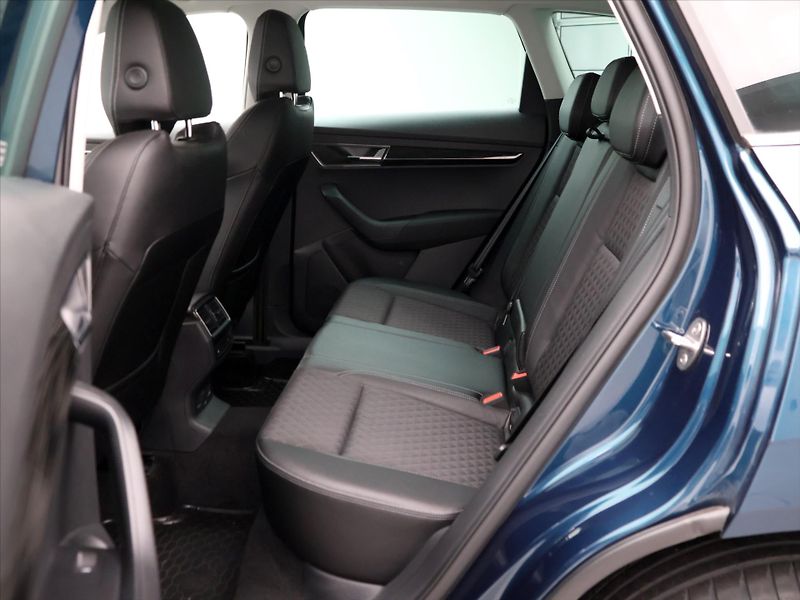 Škoda Karoq 1,5 TSI 110kW Style Plus DPH C - fotka 14 z 34
