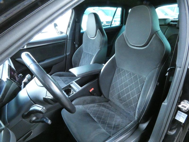 Škoda Superb Combi Sportline 2.0 TDI 4x4 DS - fotka 18 z 30