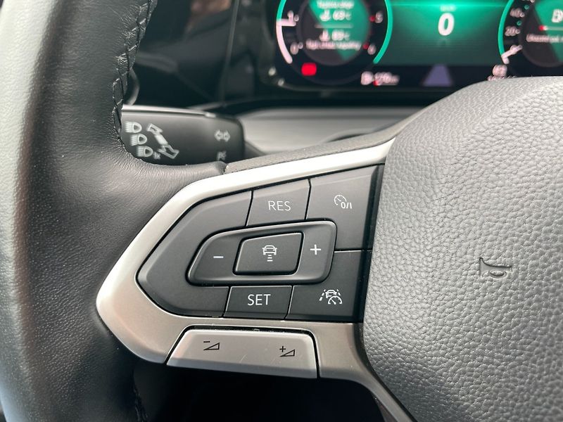 Volkswagen Golf (2021) Com. VIII 2.0TDi STYLE! ČR+1.m - fotka 25 z 38