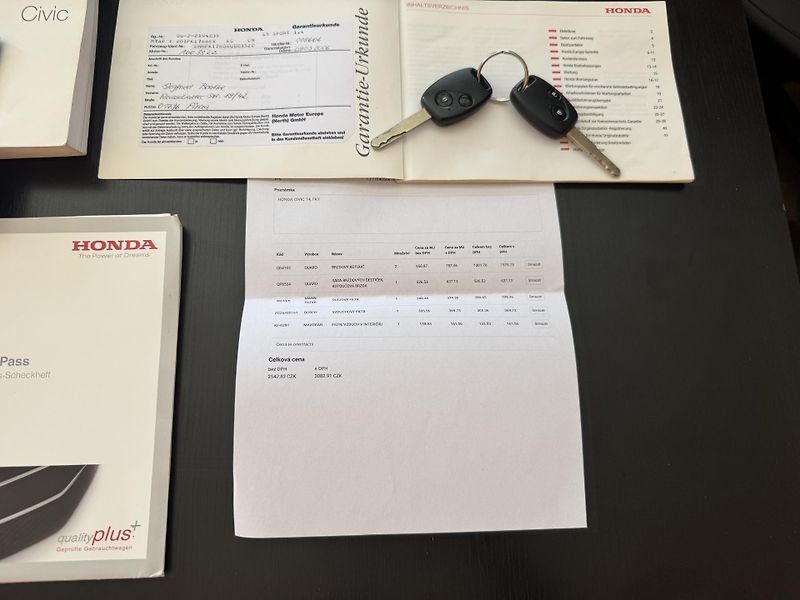 Honda Civic (2006) 1,4i-VTEC,SPORT,rezervace - fotka 32 z 36