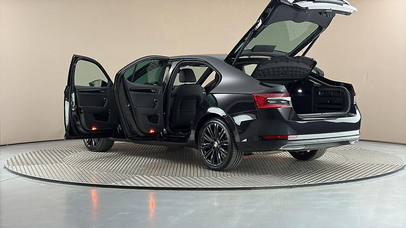 Škoda Superb 2.0 TDI DSG 4x4 L&K - fotka 7 z 32