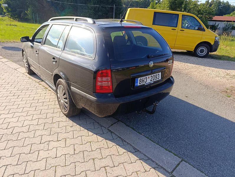 Škoda Octavia (2002) 2.0 MPi combi tažné klima - fotka 4 z 14