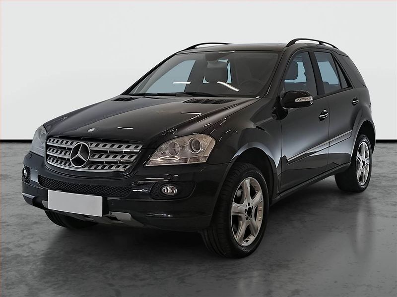 Mercedes-Benz Třídy M (2006) ML 320 CDI , 4X4, Automat - fotka 2 z 17