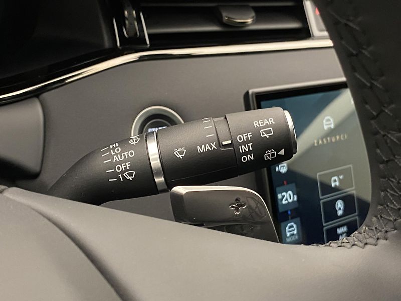 Land Rover Range Rover Evoque D200 DYNAMIC SE AWD AUT CZ - fotka 22 z 49