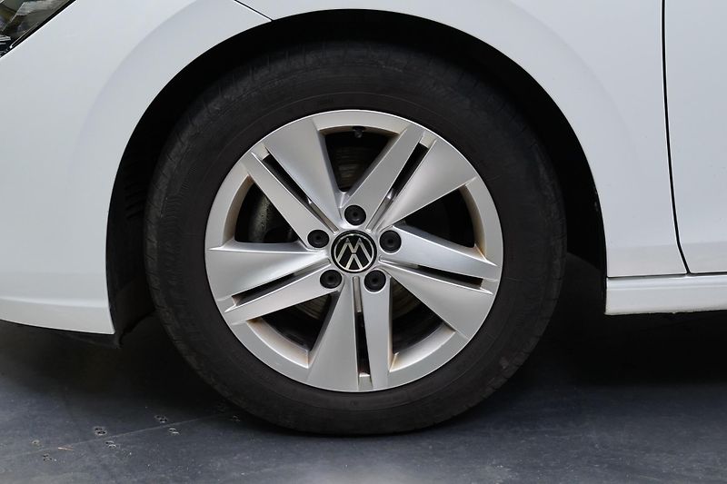 Volkswagen Golf - fotka 10 z 24