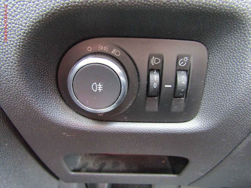 Opel Corsa (2014) 1.0i, AC, STK7/28 - fotka 19 z 19
