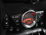 Volkswagen Passat (2020) 2.0 TDI, Automat, Navi - náhled 14
