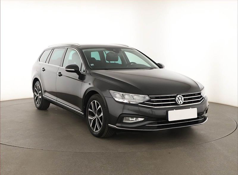 Škoda Kamiq (2025) 1.0 TSI, Drive - fotka 1 z 20