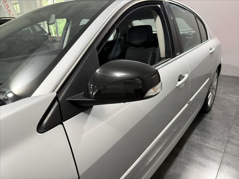 Renault Laguna 2,0   DCi GT 4CONTROL BI-XEN - fotka 35 z 42