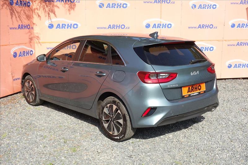 Kia Ceed 1,5 T-GDi,ČR,1 MAJ.,SERV.KN. - fotka 5 z 40