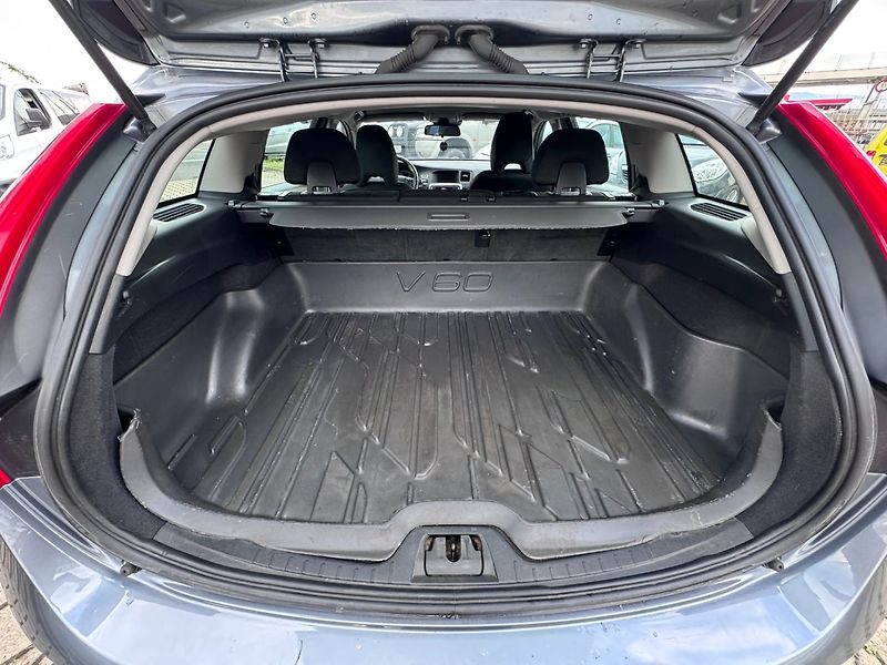 Volvo V60 (2016) D2 2,0D 88 KW TAŽNÉ - fotka 41 z 48