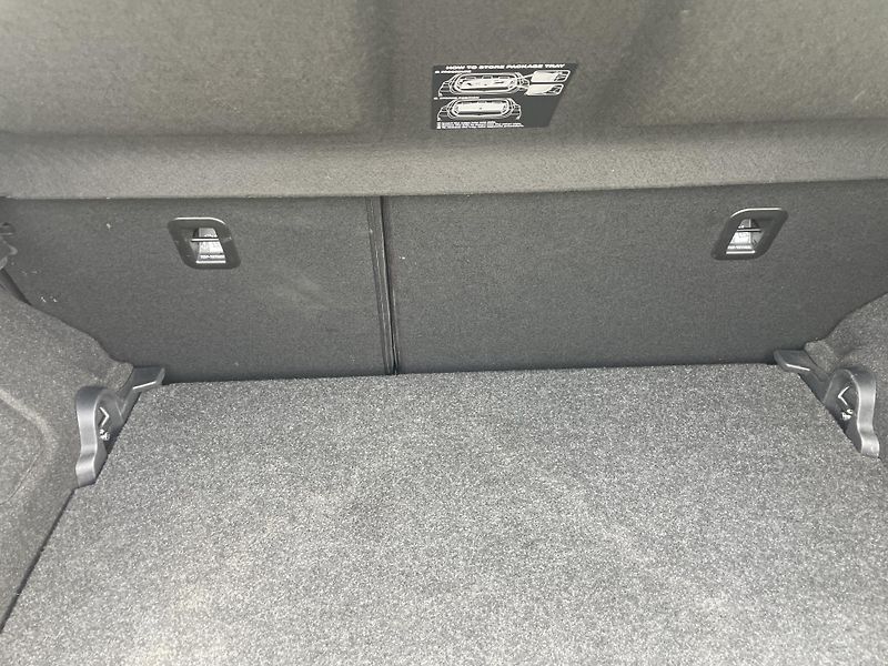 Toyota Auris 1.8i 16v HYBRID AUT SERVIS TOP - fotka 114 z 172